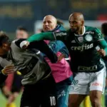 Follia di Felipe Melo in Copa Libertadores, maxi rissa in campo